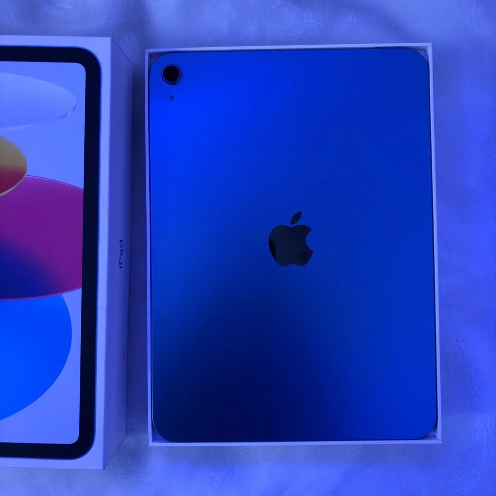 Apple Blue iPad 8th gen 128gb